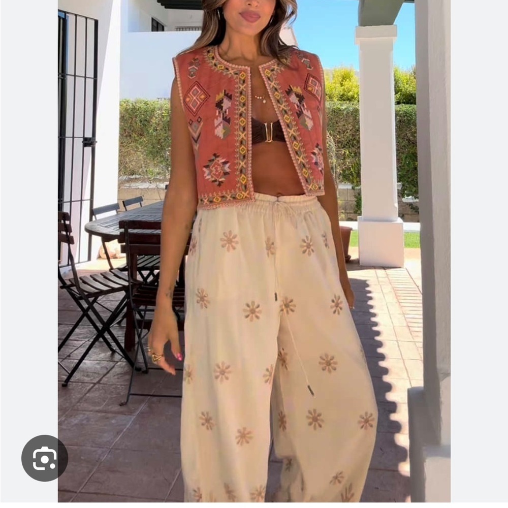 ZARA VACATION EMBROIDERED PANTS  SIZE M 
🚨FIRM PRICE NO DISCOUNT - Picture 7 of 10